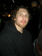 Dan :/