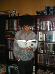 Perris, reading (performative)