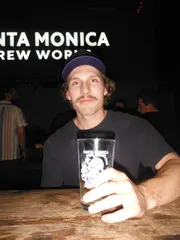 Dan lookin facey