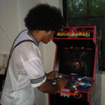 Perris playing Mortal Kombat II
